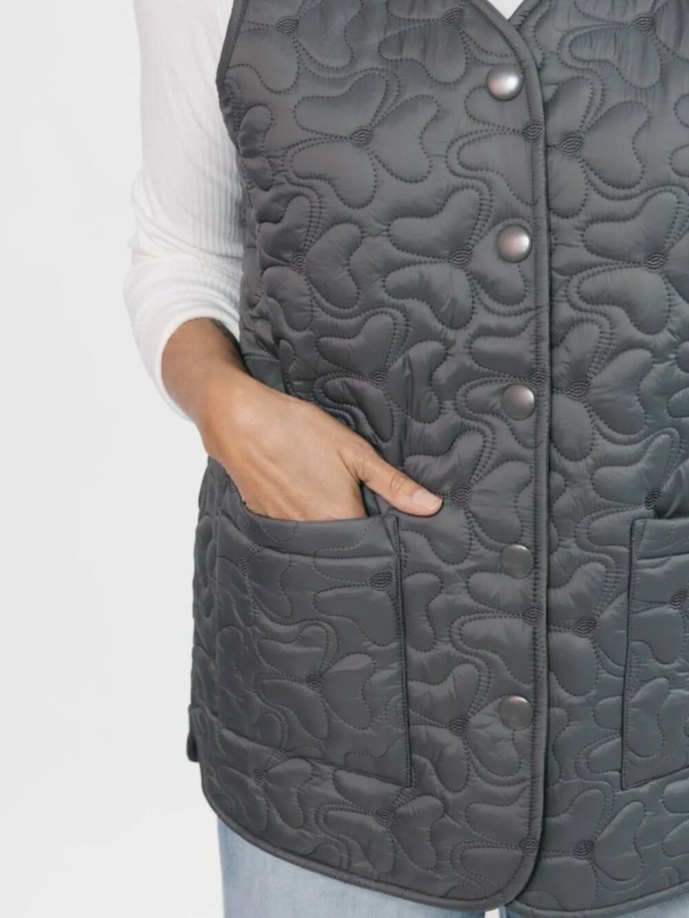 Smash + Tess Carson Quilted Vest Magnet Grey NWT Neutral Layering Puffer Vest - Picture 6 of 11